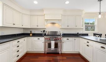 44 Tuckerman Ave, Middletown, RI 02842