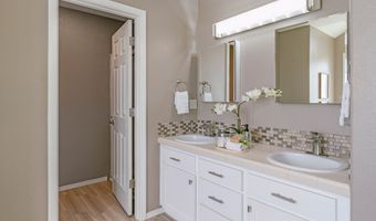 15067 Glendoveer Ct, Oregon City, OR 97045
