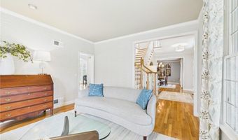 30 Taggart Ct, East Greenwich, RI 02818