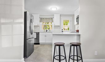 64 Fanway Ave, Bristol, CT 06010