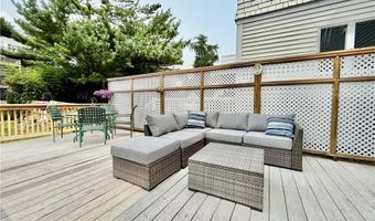 18 Carey St, Newport, RI 02840