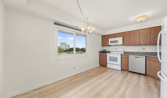 1025 S Fernandez Ave 4C, Arlington Heights, IL 60005