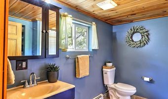 10 Narrow Ln, Charlestown, RI 02813