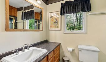 4 Alan Rd, Danbury, CT 06810