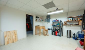 2222 Stonebridge Dr N, Ann Arbor, MI 48108