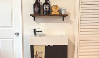 2120 S LOWELL St, Arlington, VA 22204