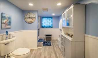 830 DIVISION St SE, Bandon, OR 97411