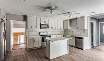 1612 Woodview Dr, Alvarado, TX 76009