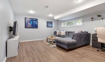 817 N Gibbons Ave, Arlington Heights, IL 60004
