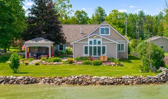 9647 W Long Lake Rd, Alpena, MI 49707