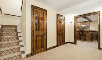 9 Pebble Beach Dr, Bedford, NH 03110