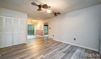 6 Hillview Cir, Asheville, NC 28805