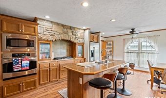 524 6TH St, Andover, IL 61233