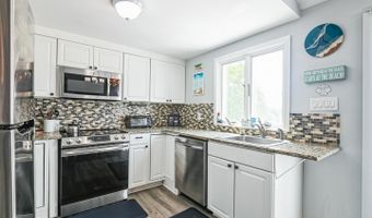 3 W 12 St, Barnegat Light, NJ 08006