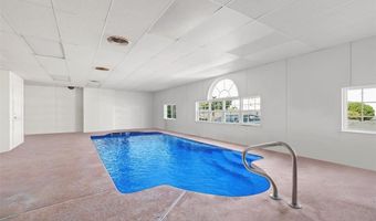 2121 Ridge Dr, Arnold, MO 63010