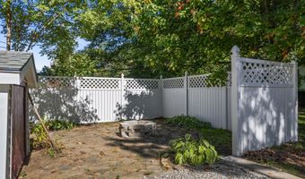 11 Outlet Rd, Augusta, ME 04330