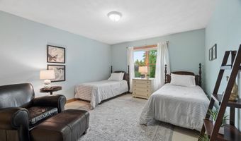 208 E APPLE CREEK Rd, Appleton, WI 54913