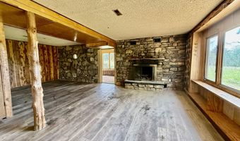 21611 Farm Road 2090, Aurora, MO 65605