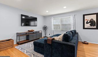 7005 STONE MILL Pl, Alexandria, VA 22306