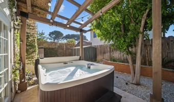 30729 Lakefront Dr, Agoura Hills, CA 91301