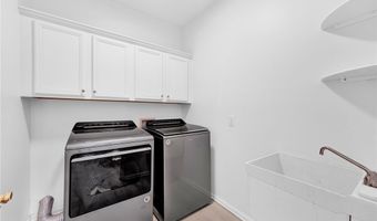 190 Sandover Dr, Aurora, OH 44202