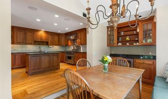 340 Newman Ave, East Providence, RI 02916