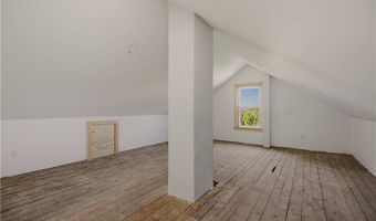 24 Thurston Ave, Newport, RI 02840