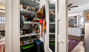 610 SOMERSET Rd 302, Baltimore, MD 21210