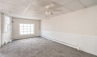 60 SPRING St, Lincoln, RI 02838