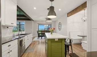 5587 Deer Hollow Rd, Auburn, IN 46706