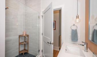 915 Vine St, Cincinnati, OH 45202