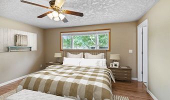 11300 FINNEGANS Way, Oregon City, OR 97045