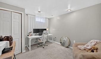 44 Cliff Ave, Cranston, RI 02920