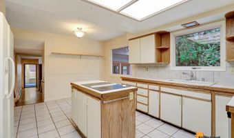 1336 Staubbach Cir, Anchorage, AK 99508