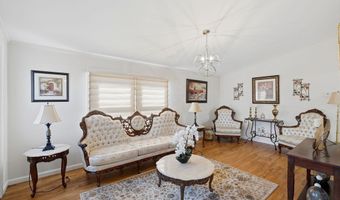 3 Queens Rd 211, Attleboro, MA 02703