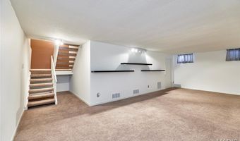 221 Braeshire Dr A, Ballwin, MO 63021