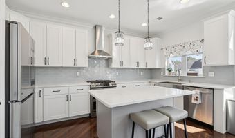 7 Kevin Ct, Bayville, NJ 08721