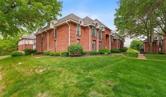 910 Claytonbrook Dr 1, Ballwin, MO 63011