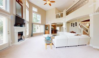 460 Berwick Cir, Aurora, OH 44202