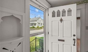 157 Schuyler Ave, East Providence, RI 02914
