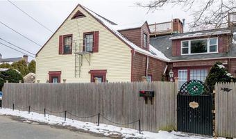 167 Coggeshall Ave A, Newport, RI 02840