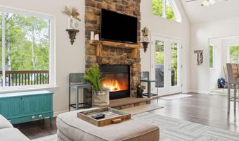 15 Bishop Cir, Albrightsville, PA 18210