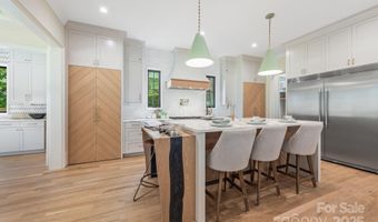 4021 Ridgecrest Ave, Charlotte, NC 28211