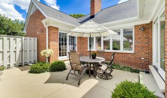 1819 N Normandy Ct, Arlington Heights, IL 60004