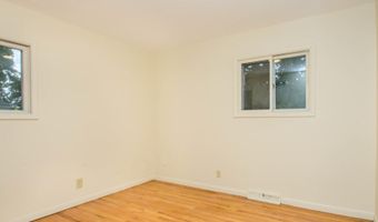 924 N Maple Rd, Ann Arbor, MI 48103