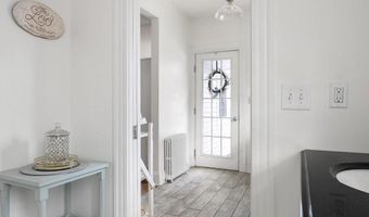 43 Howard St, Newport, RI 02840