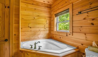 160 Sweetwater Ridge Rd, Balsam Grove, NC 28708