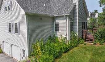 11 Mountain Rd, Bedford, NH 03110