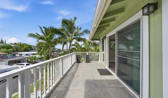 1386 Nanialii St, Kailua, HI 96734