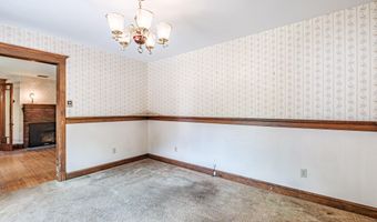 4 Pineway Dr, Auburn, ME 04210